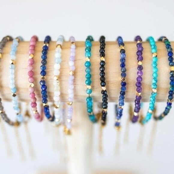 LOVELY BLUE SAPPHIRE Gemstone Beaded Bracelet Dainty Jewelry Sapphire blue - Picture 8 of 9